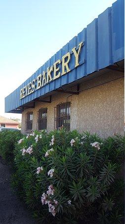 Reyes Bakery