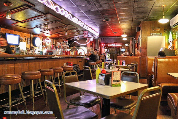 Matt's Bar and Grill